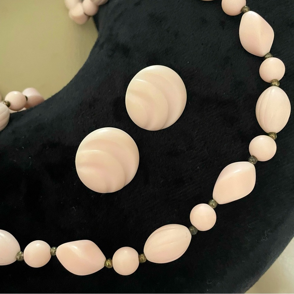 Vintage Pink Textured Beaded Necklace & Clip Earrings